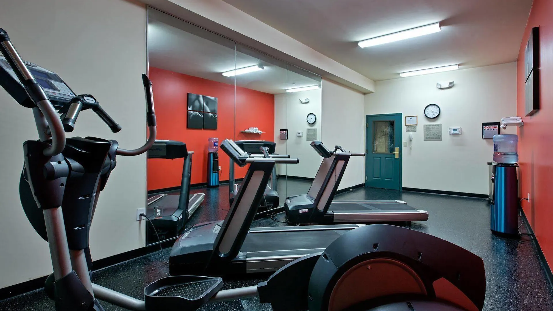 *** Hotel Country Inn & Suites By Radisson, Williamsburg Historic Area, Va USA